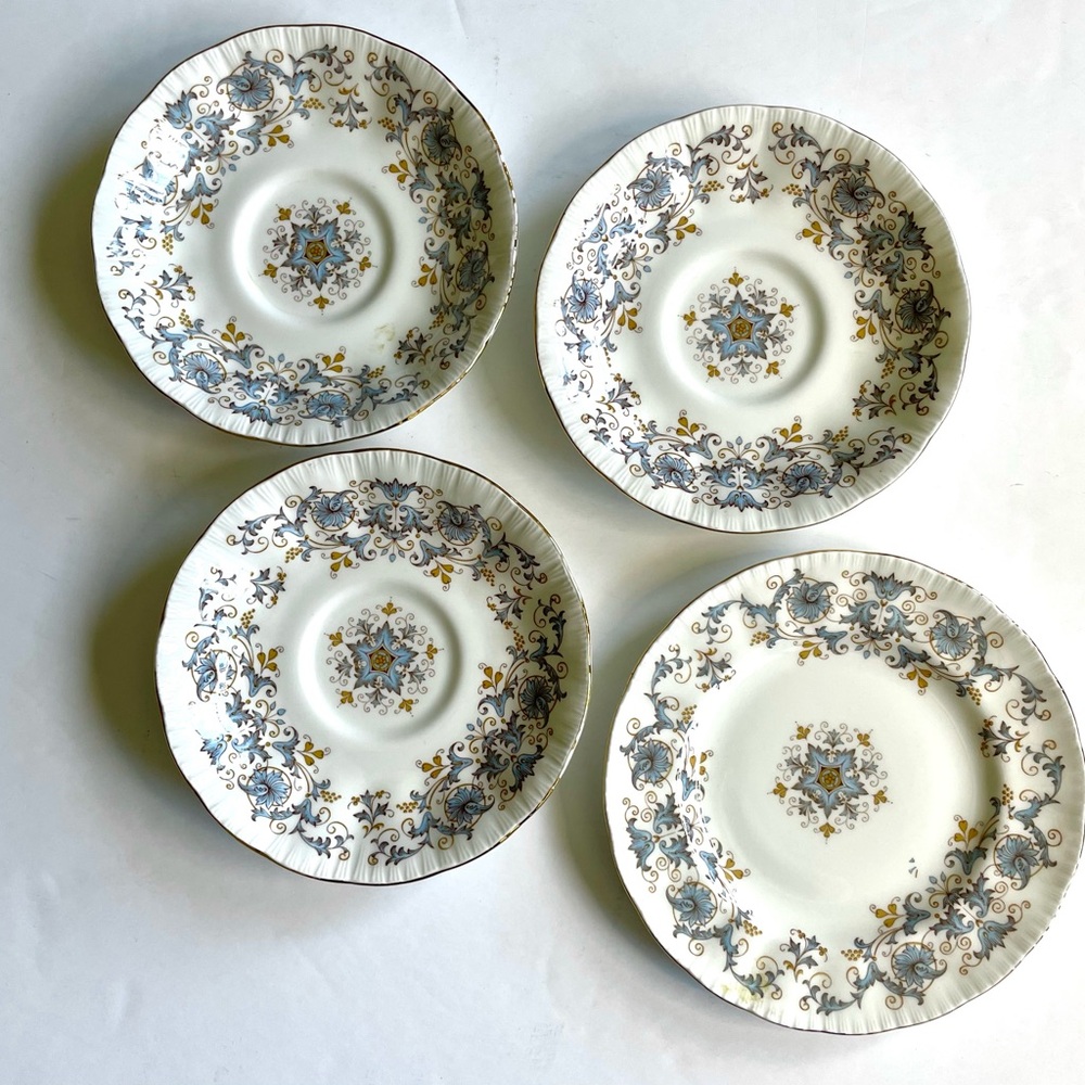 Paragon "Tuscany" Saucers and Bread & Butter Plates 4 pieces English Bone China